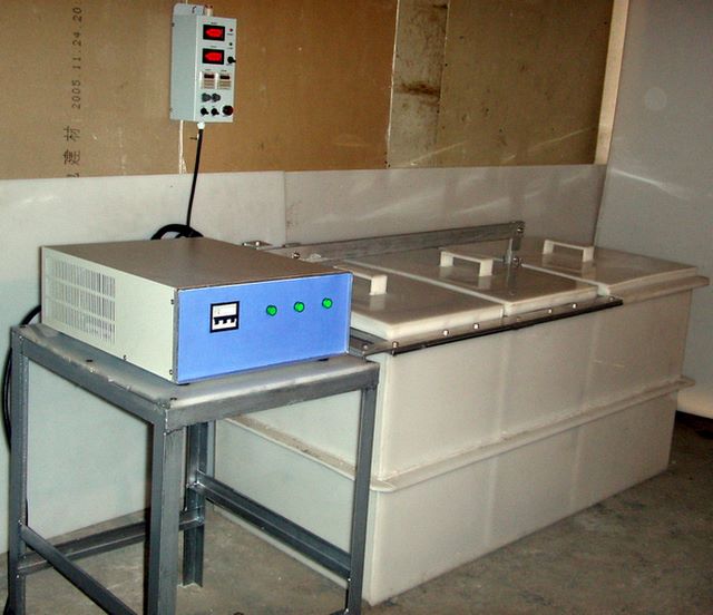 不銹鋼電解拋光液為什么使用時間久了會發(fā)綠色？