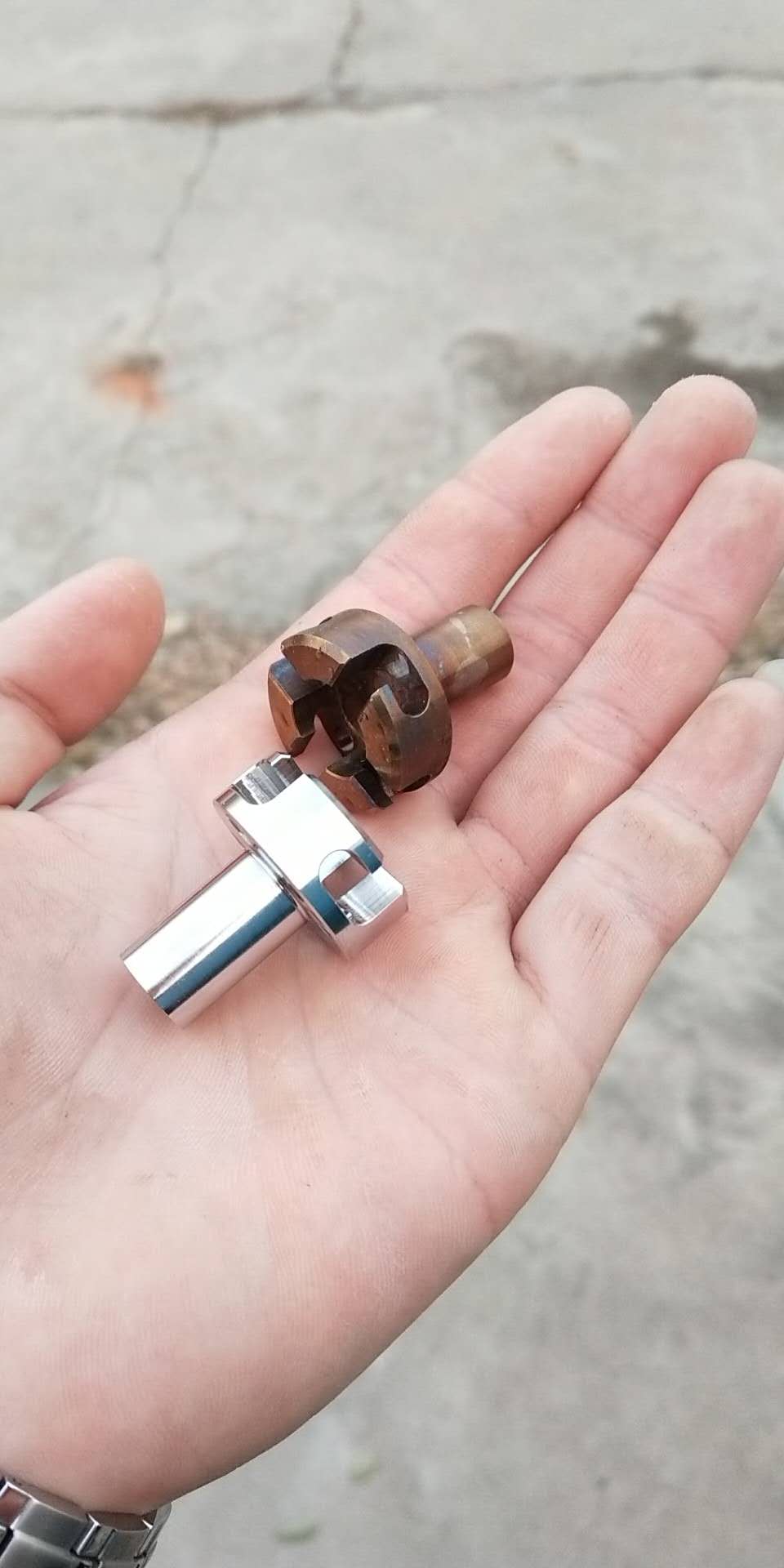 五金 (4) 五金 (4)